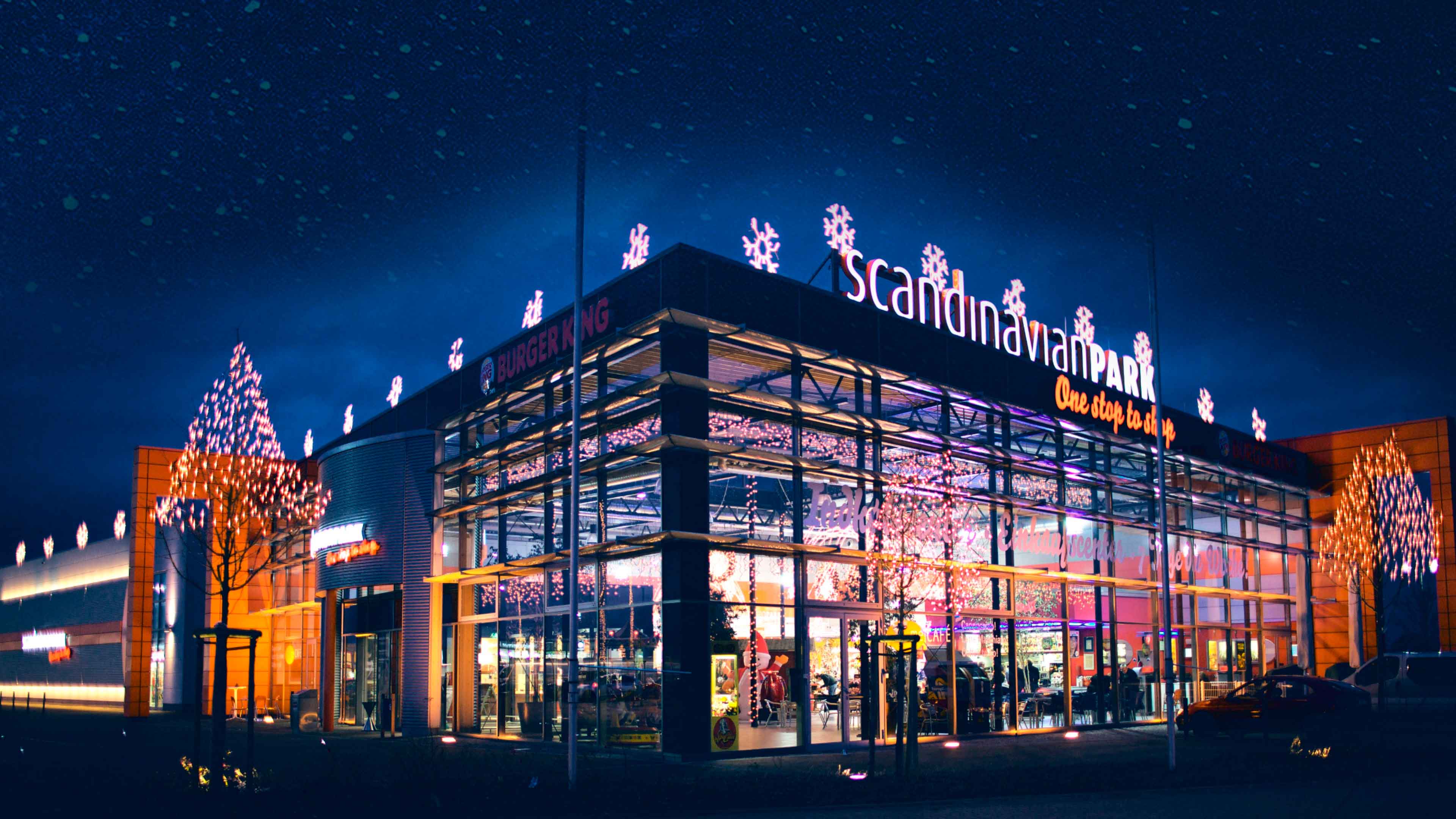 Blick auf den Weihnachtlich geschmückten Scandipark