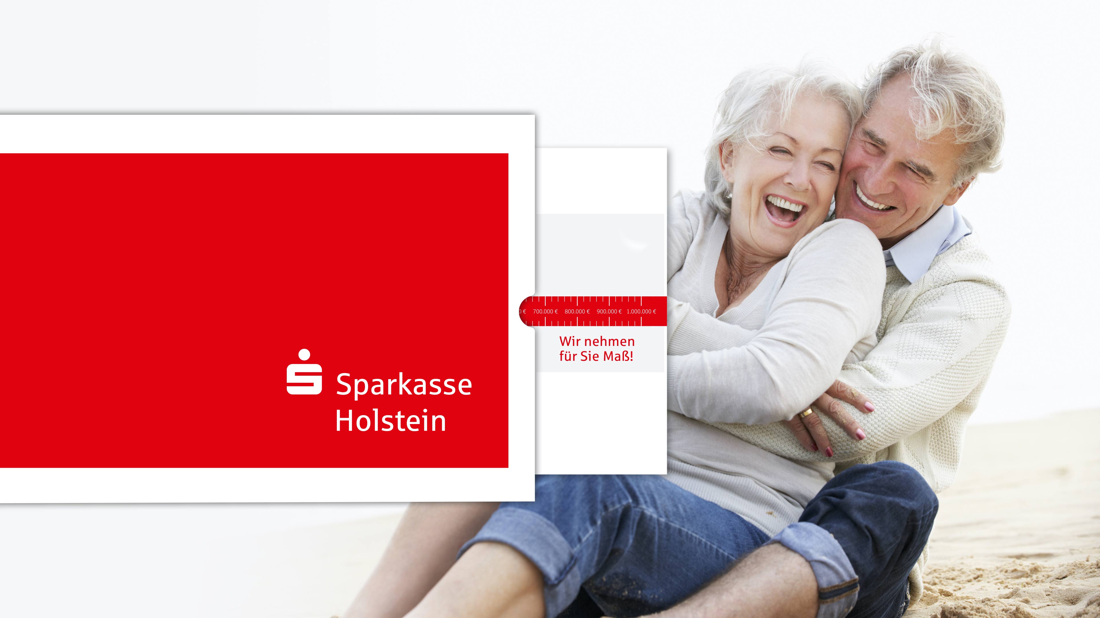 Älteres Paar umarmt sich