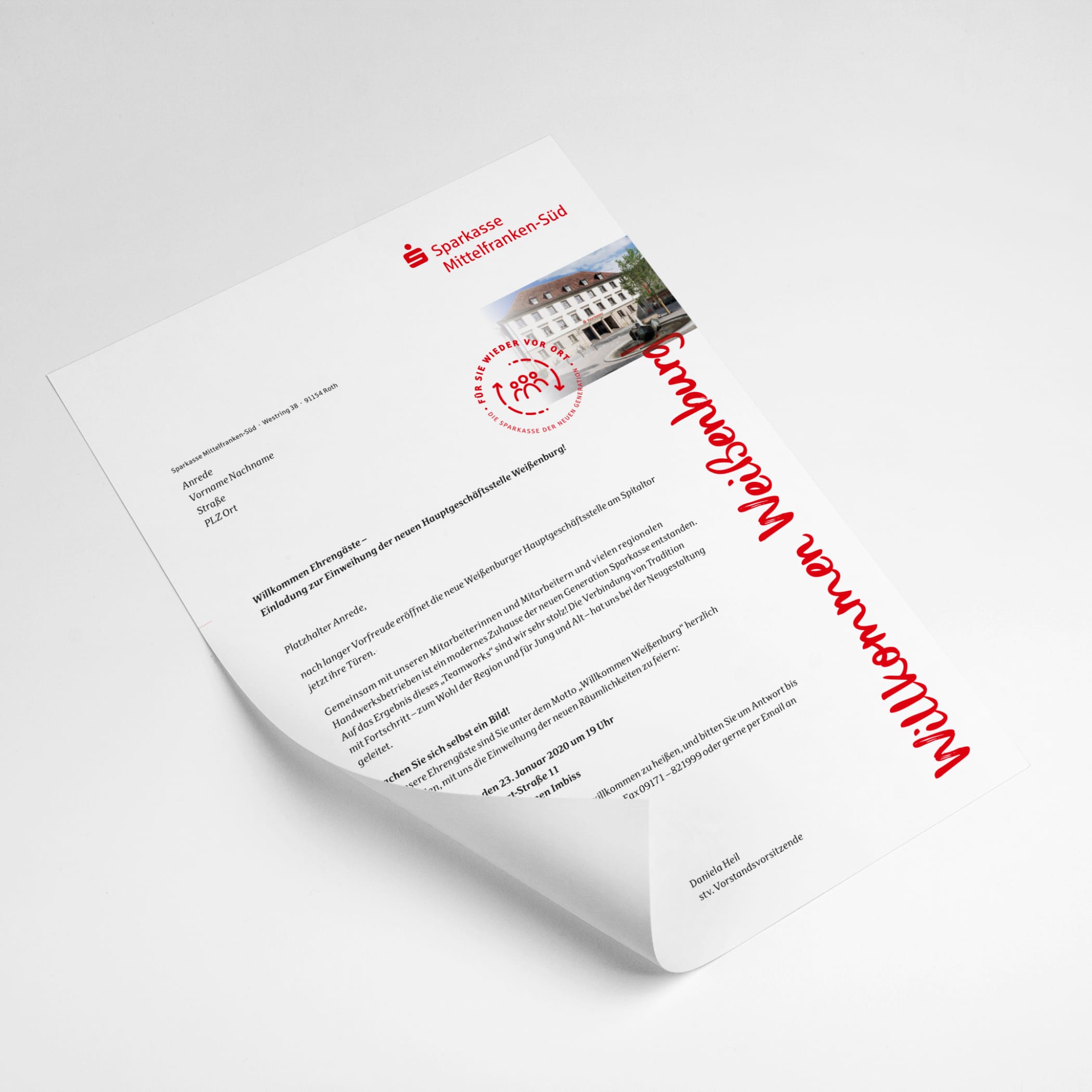 hochzwei_spmfrs_teaser_04.jpg Weißes Einladungspapier der Sparkasse Mittelfranken-Süd