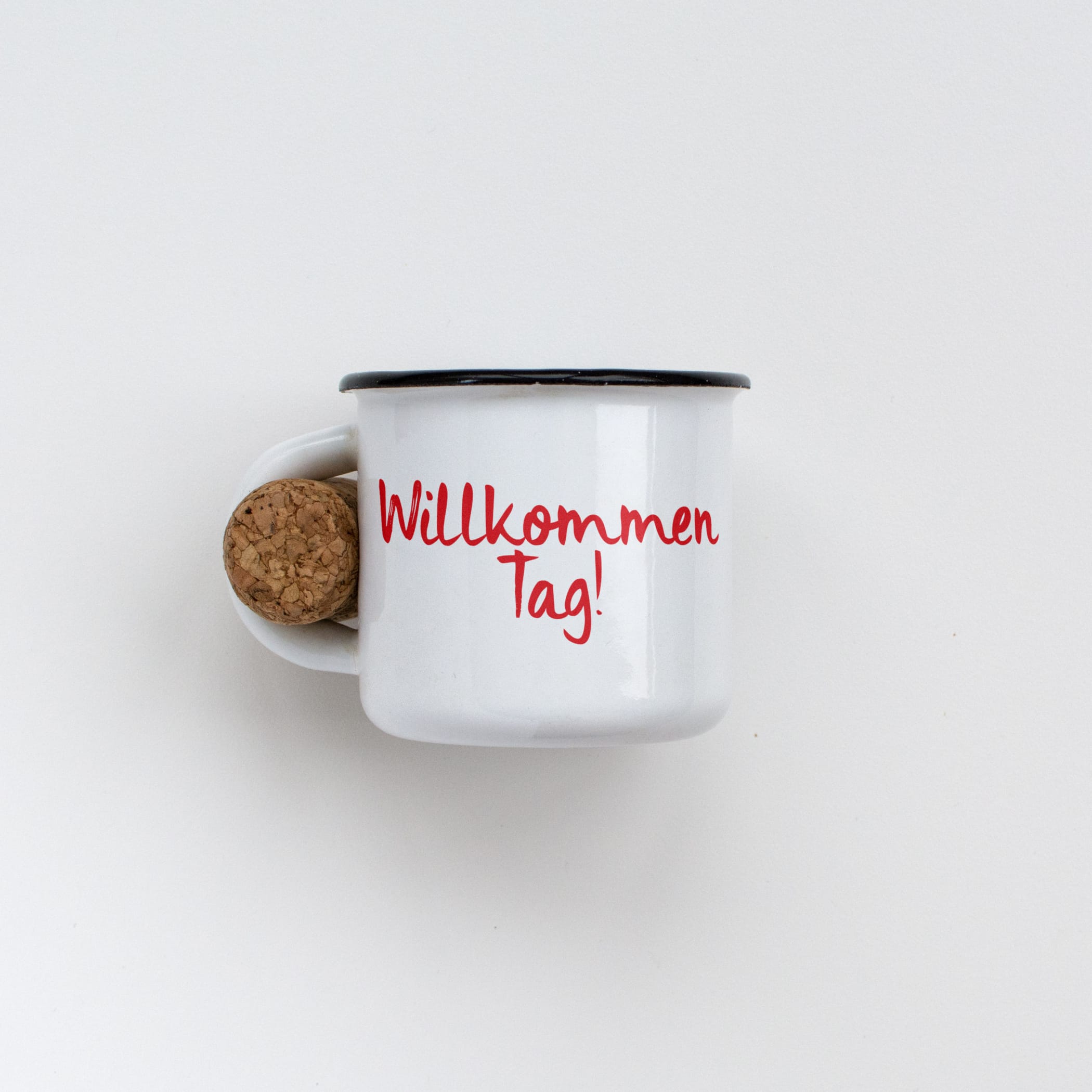 hochzwei_spmfrs_teaser_12.jpg Weiße Tasse mit roter Schrift