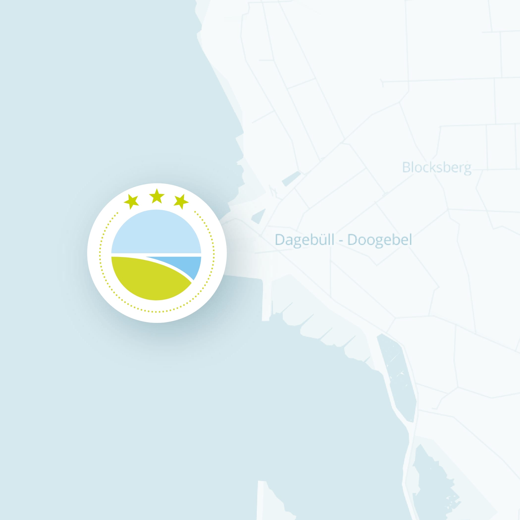 hochzwei_strada_teaser_06.jpg Das Strandhotel Dagebüll Logo auf einer Landkarte von Föhr