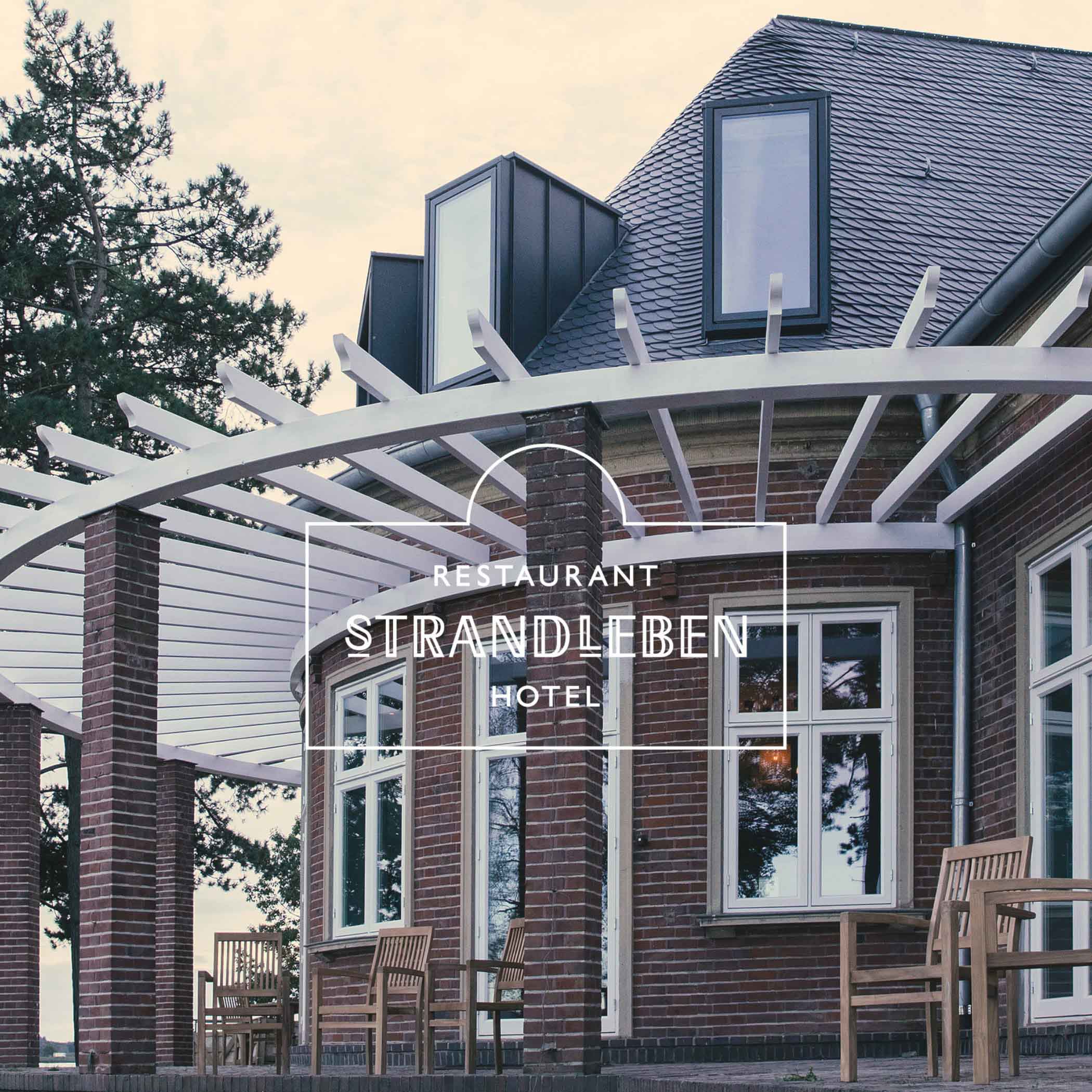 hochzwei_host_teaser_02.jpg Blick auf Balkon von Strandleben Schleswig