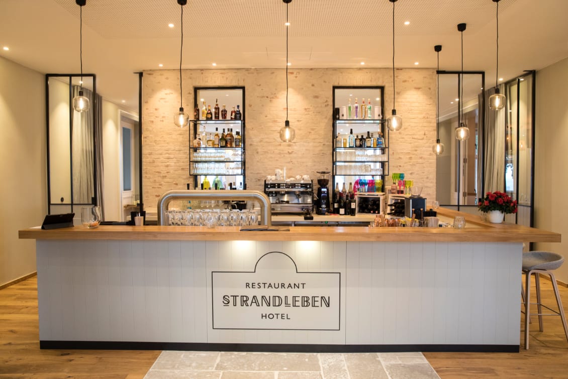 hochzwei_host_teaser_gross_02.jpg Theke der Strandleben Bar