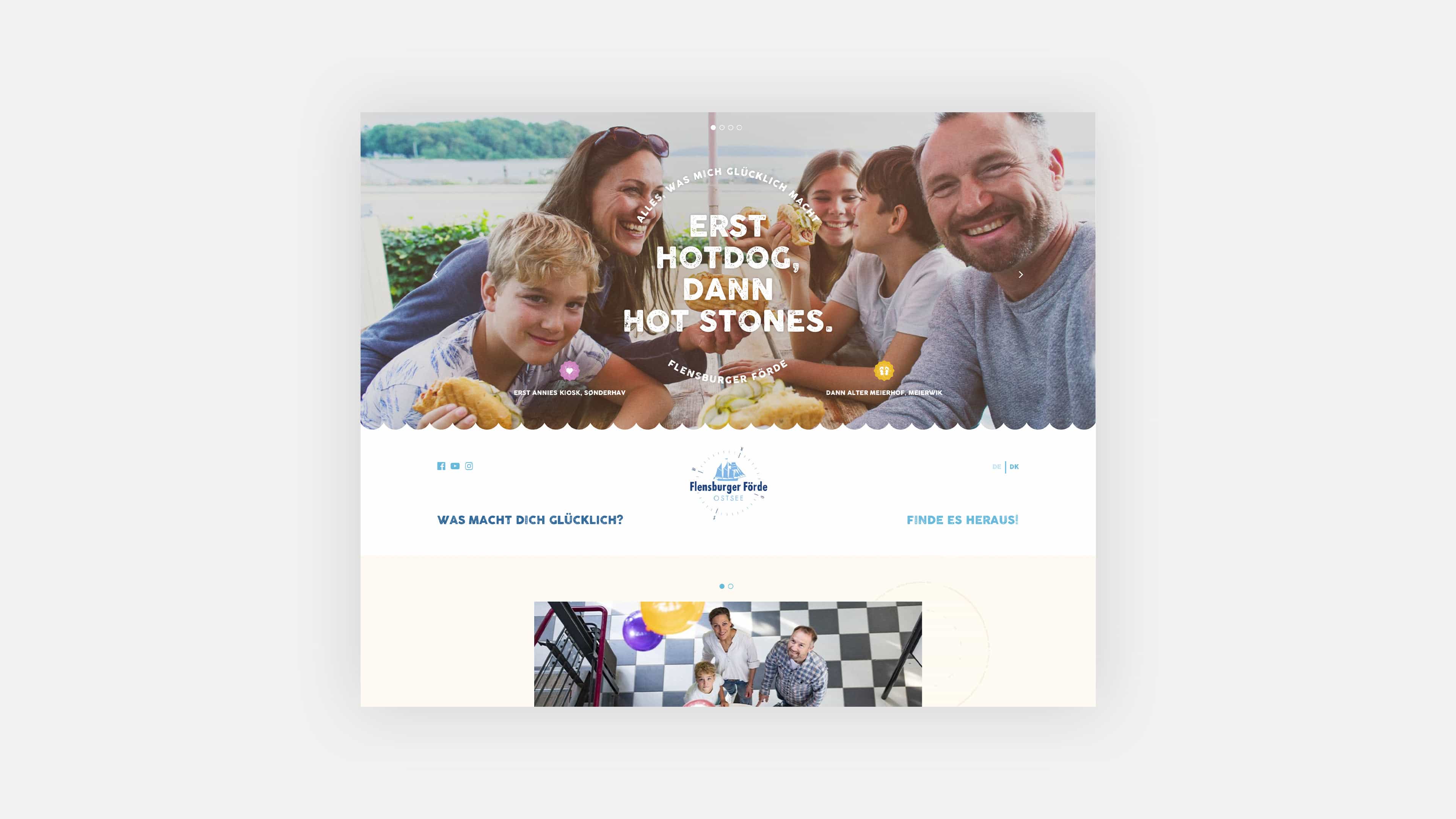 hochzwei_taff_slider_01.jpg Familie sitzt am Tisch und isst Hot dogs