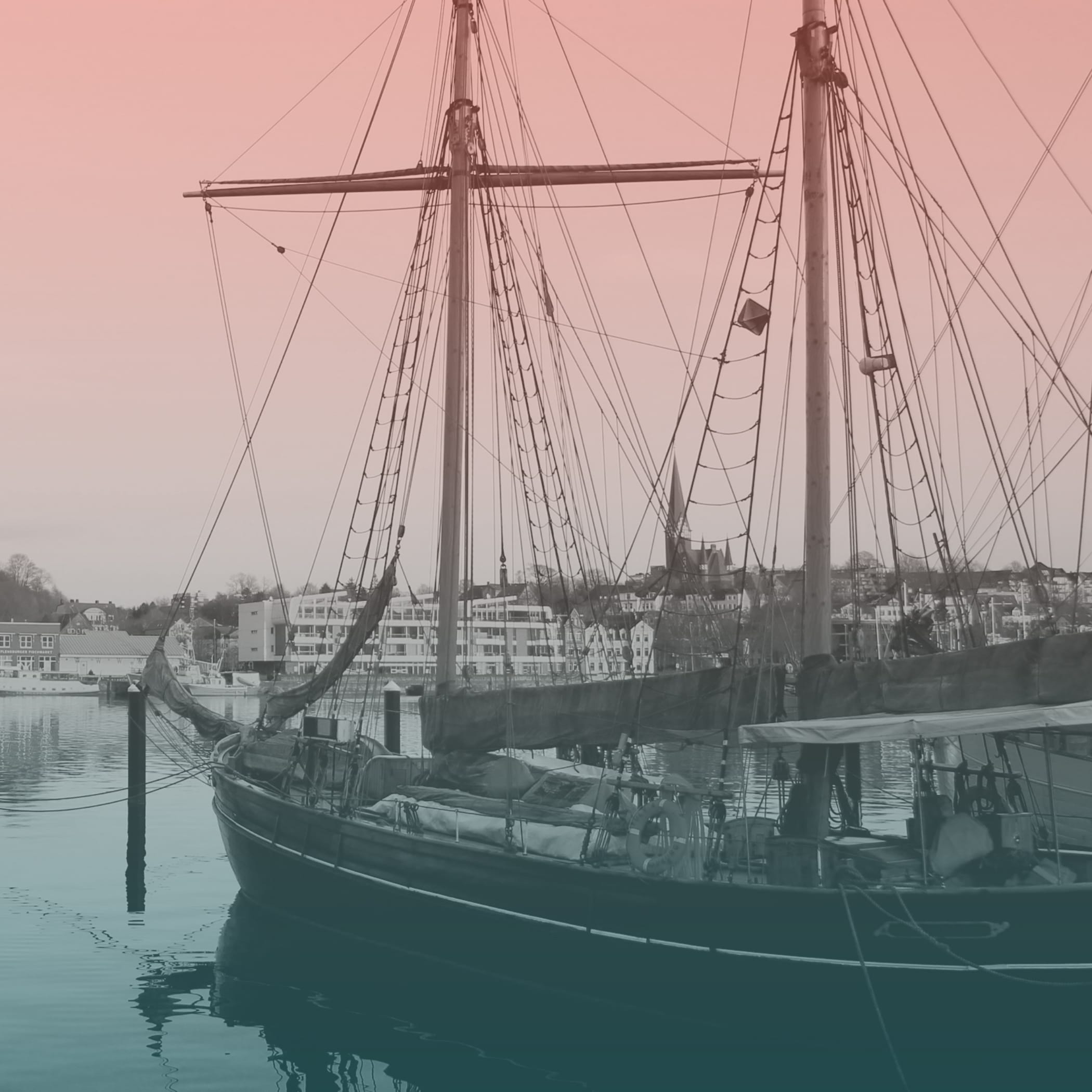 hochzwei_flfj_teaser_05.jpg Altes Schiff mit zwei Masten