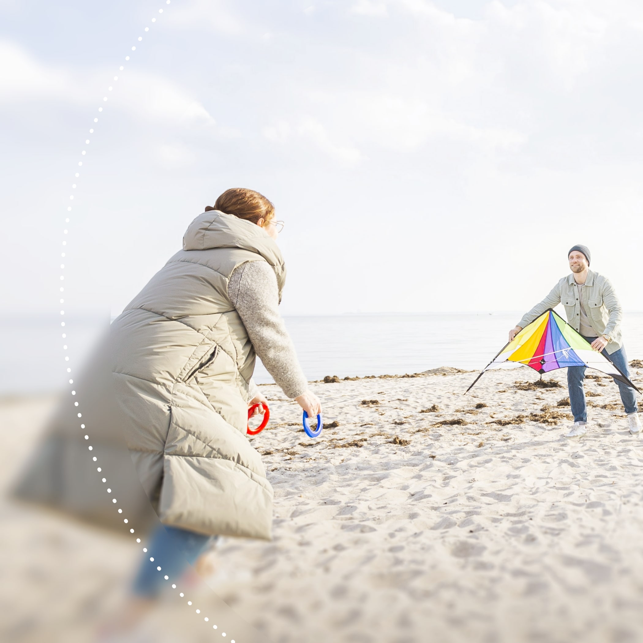 hochzwei_talb_teaser_07.jpg Zwei Personen lassen einen Drachen steigen