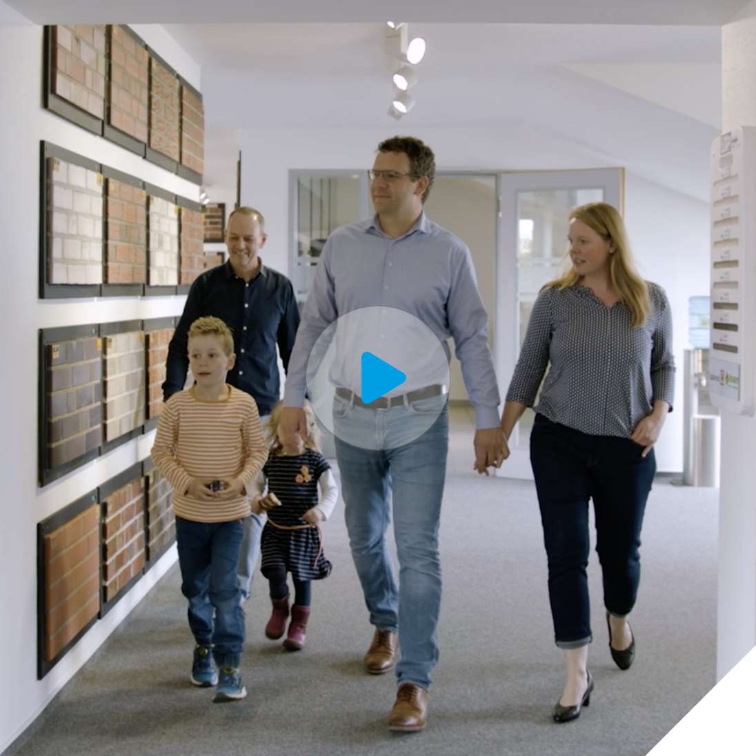 h2_Massivhaus_teaser_01.jpg Eine Familie bei Team Massivhaus