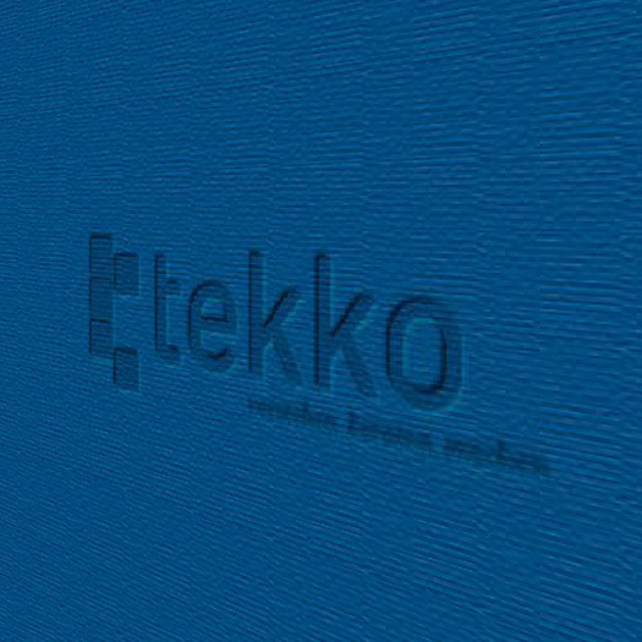 hochzwei_tekk_teaser_03.jpg Eine blaue Kachel mit dem Tekko Logo