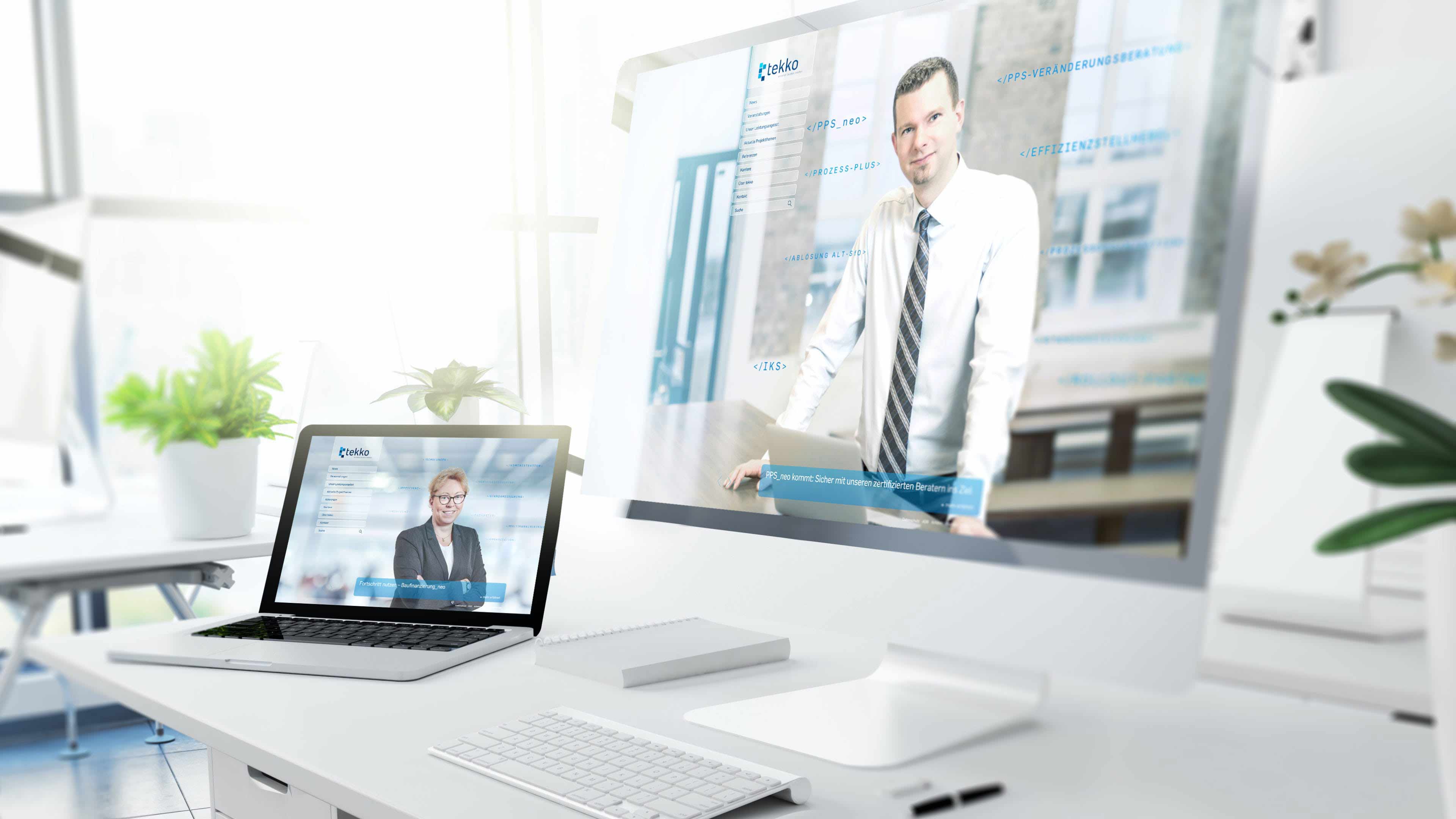 hochzwei_tekk_slider_01.jpg Weißer Macbook steht auf weißem Schreibtisch