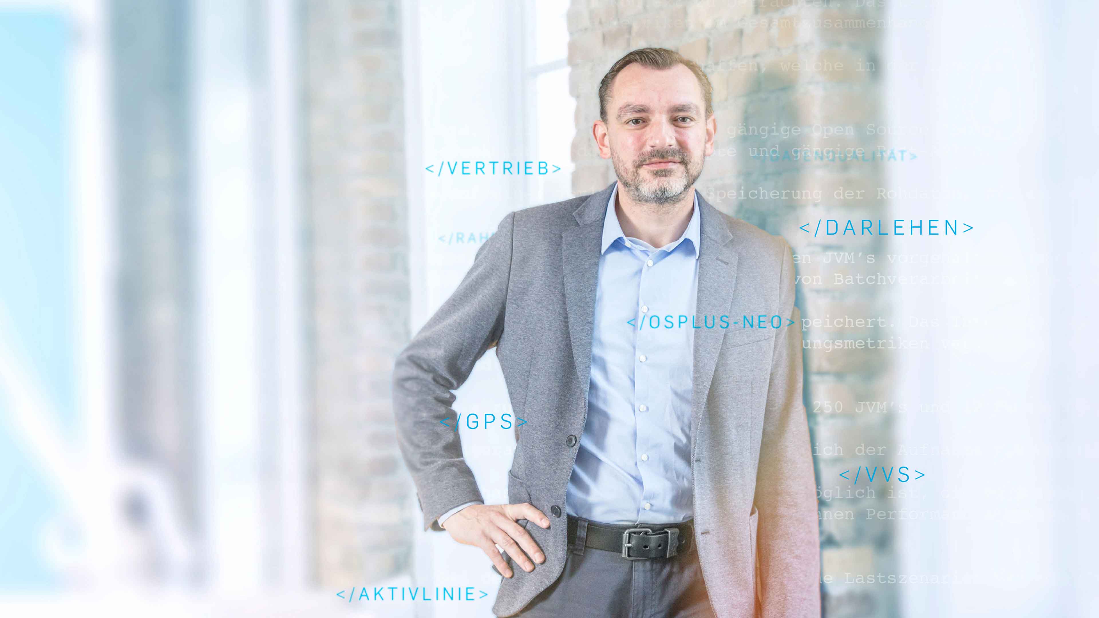 hochzwei_tekk_slider_02.jpg Mitarbeiterporträt eines männlichen Tekko Mitarbeiter