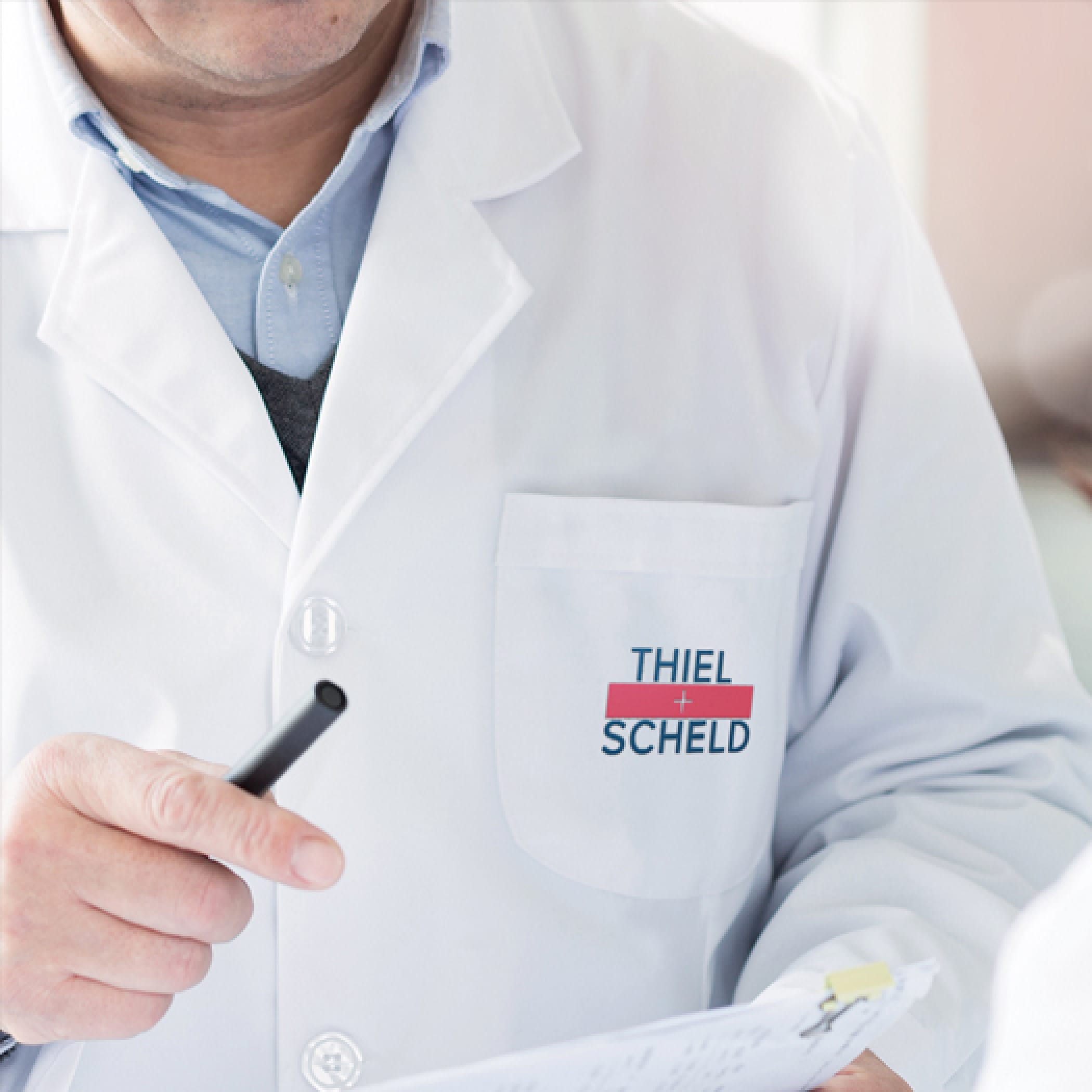 hochzwei_thish_teaser_07.jpg Weiße Arbeitskleidung von Thiel und Scheld