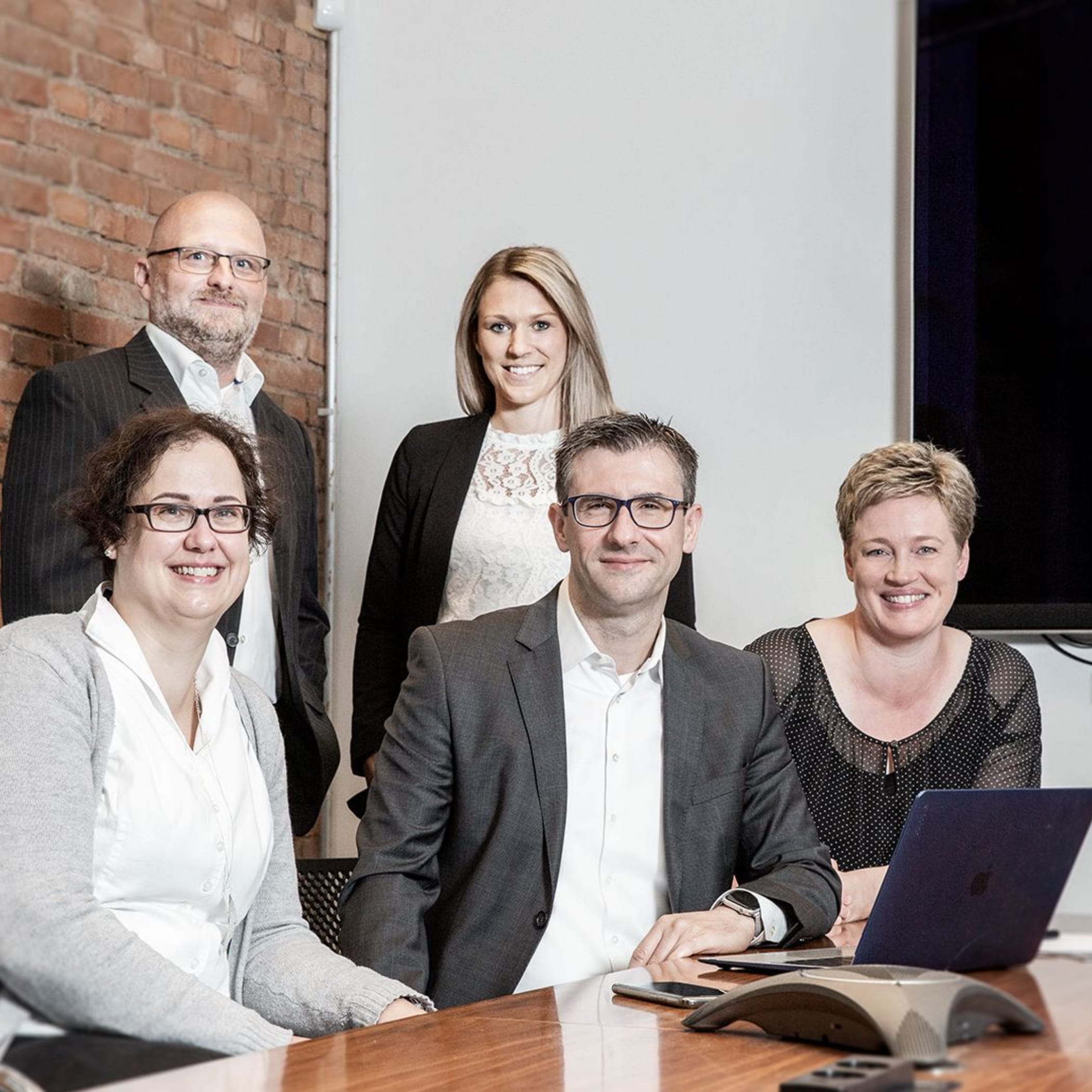 hochzwei_ttp_teaser_06.jpg ttp Mitarbeiter Gruppenporträt