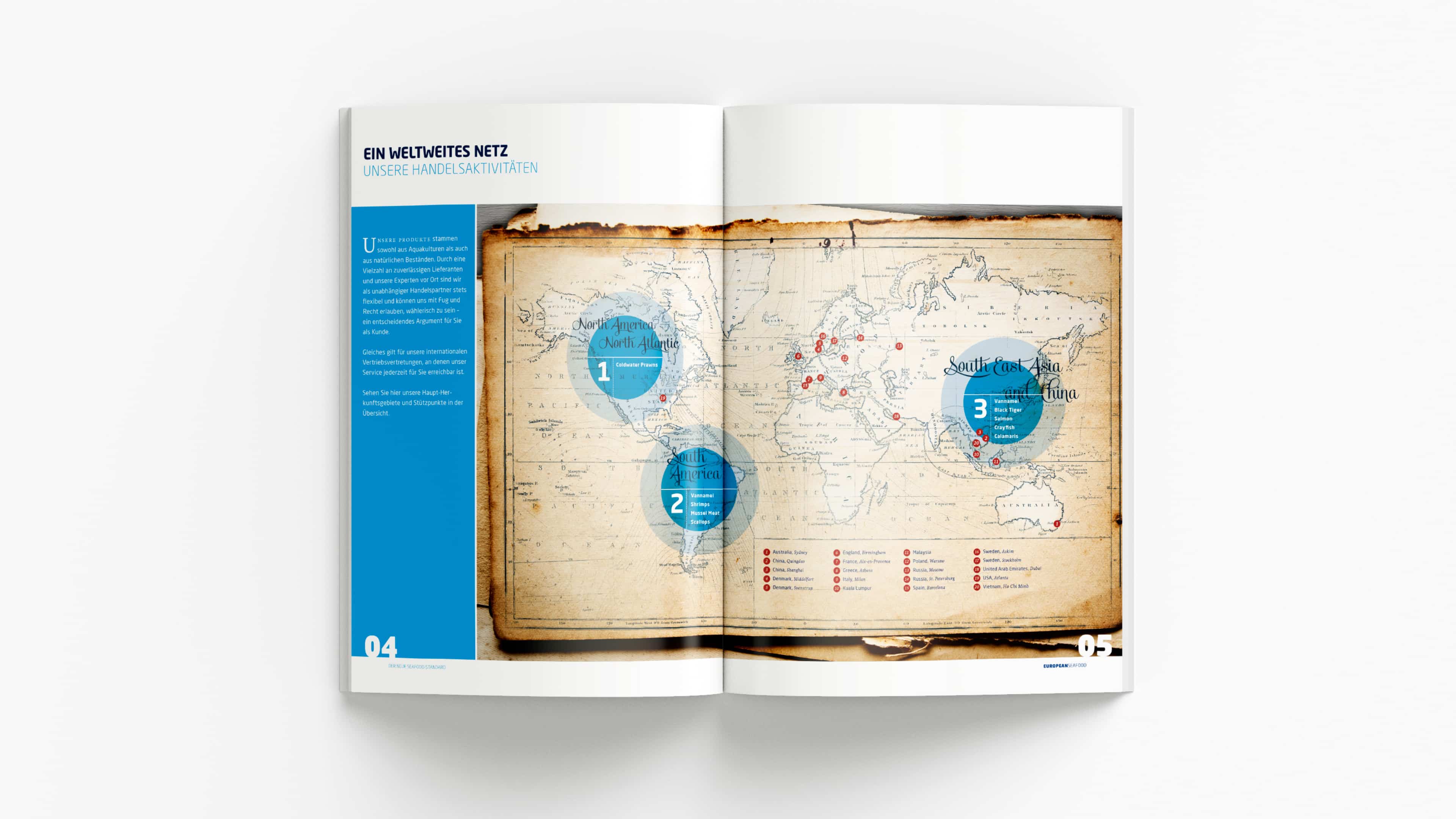 hochzwei_uhre_slider_02.jpg Aufgeschlagener blauer Katalog von Uhrenholt