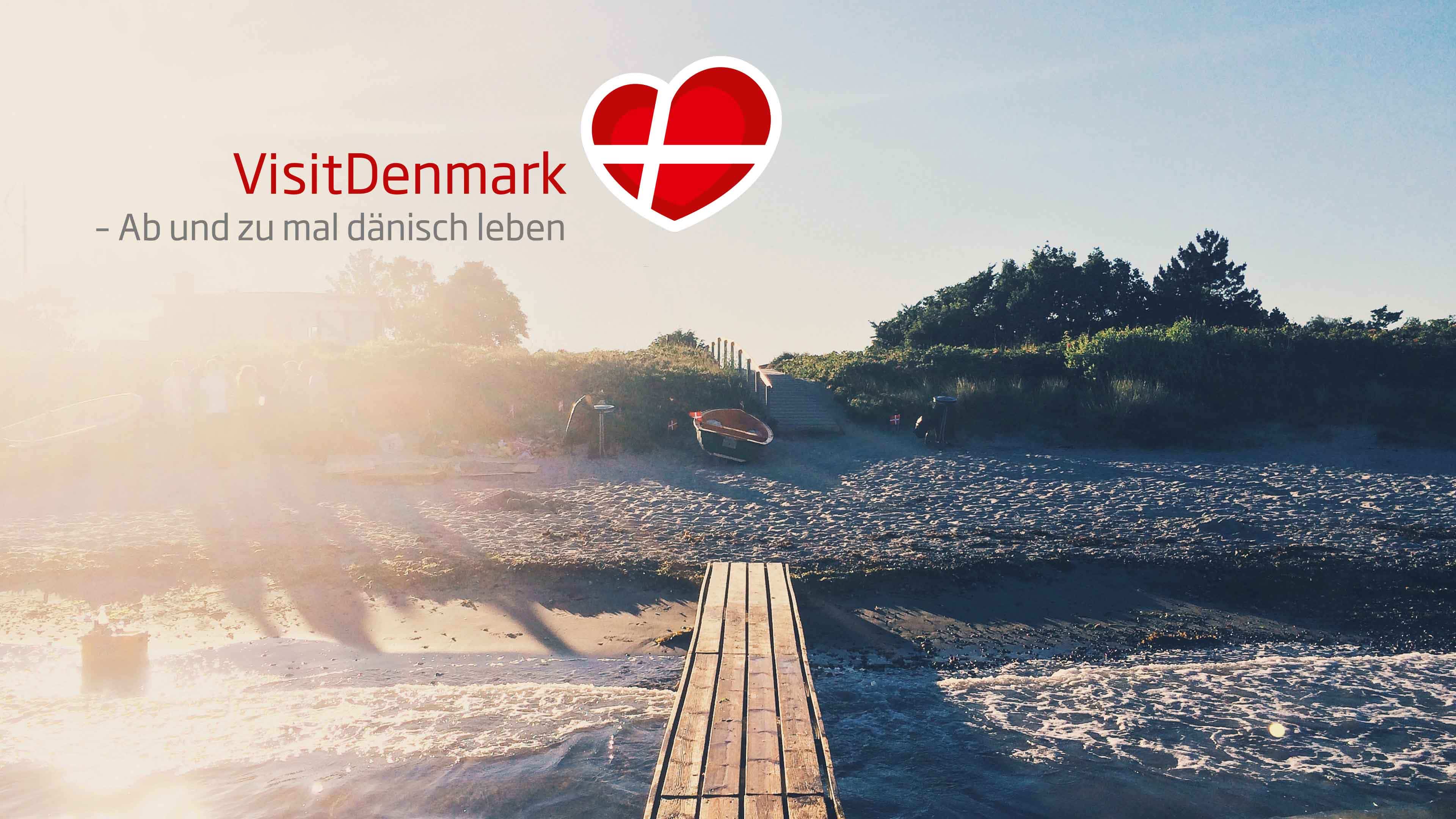 Kleiner Strand mit einem Holzsteg