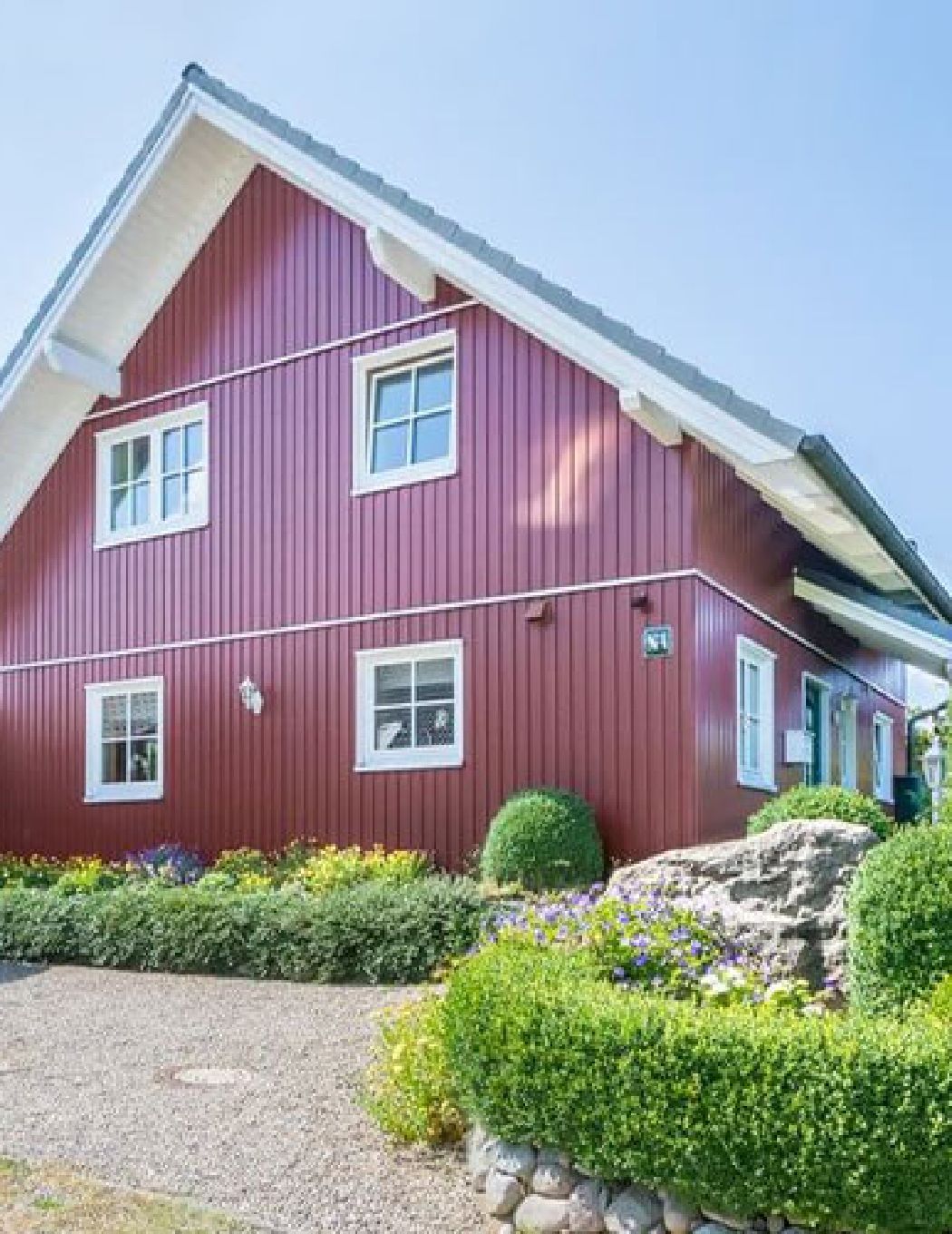 Ein Schwedenhaus von der Seite.