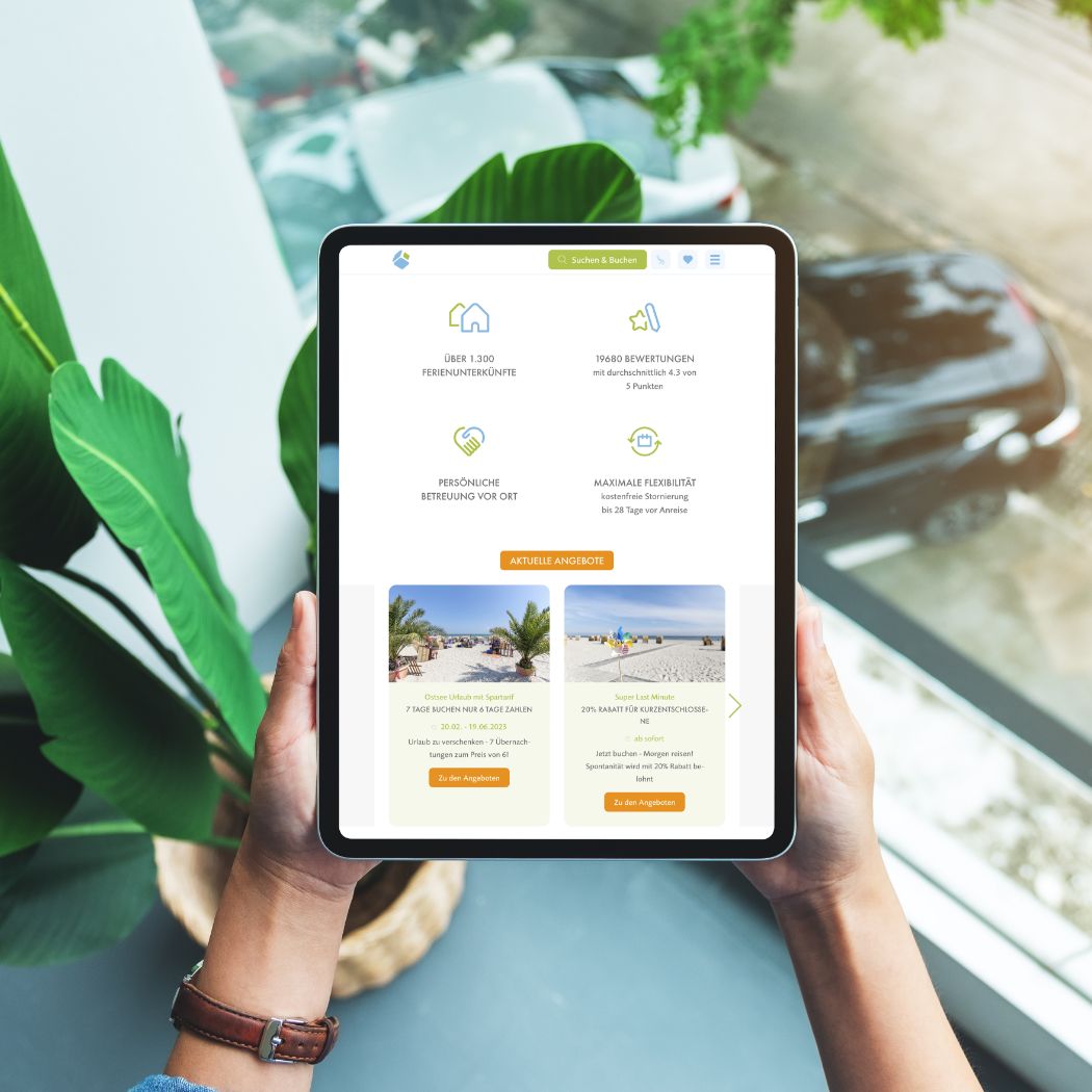 Tablet zeigt Ferienhausvermietung