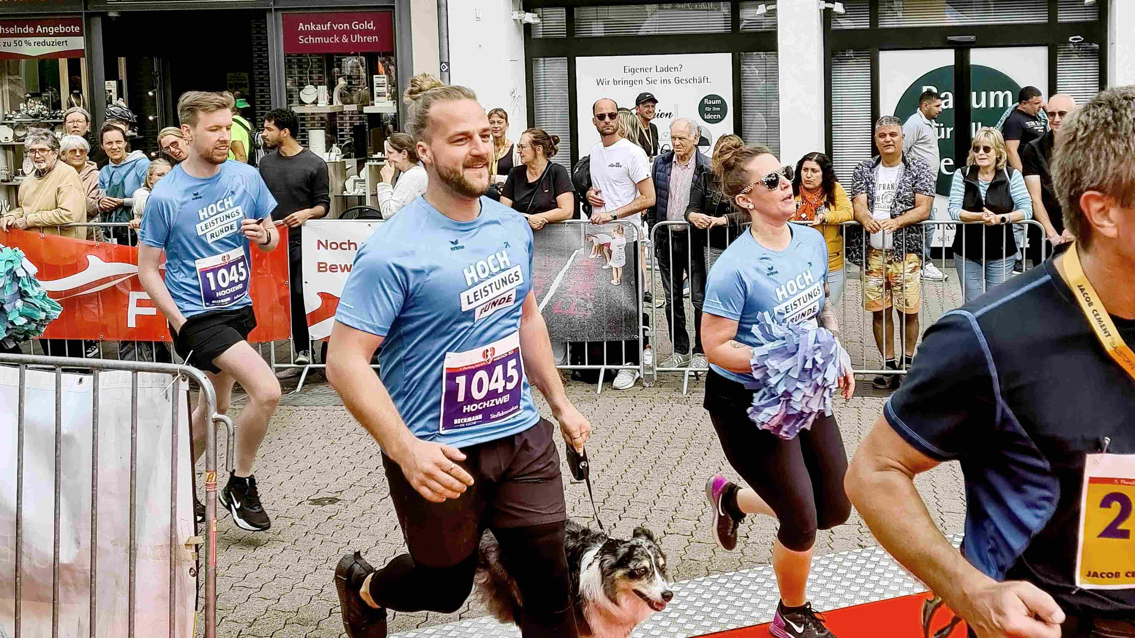 Das HOCHZWEI-Laufteam in Aktion.