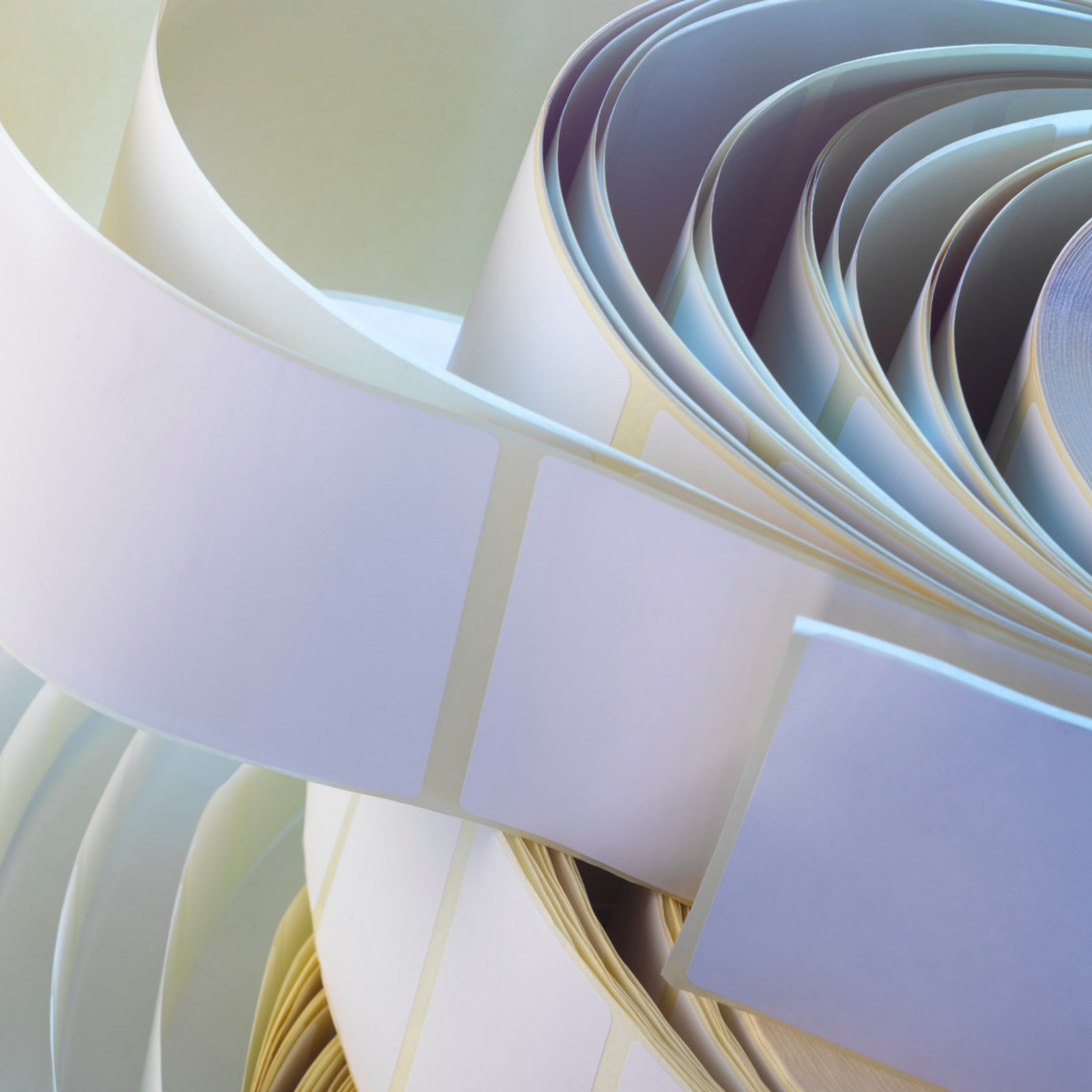 hochzwei_logo_teaser_03.jpg Eingerolltes Band mit vielen Aufklebern