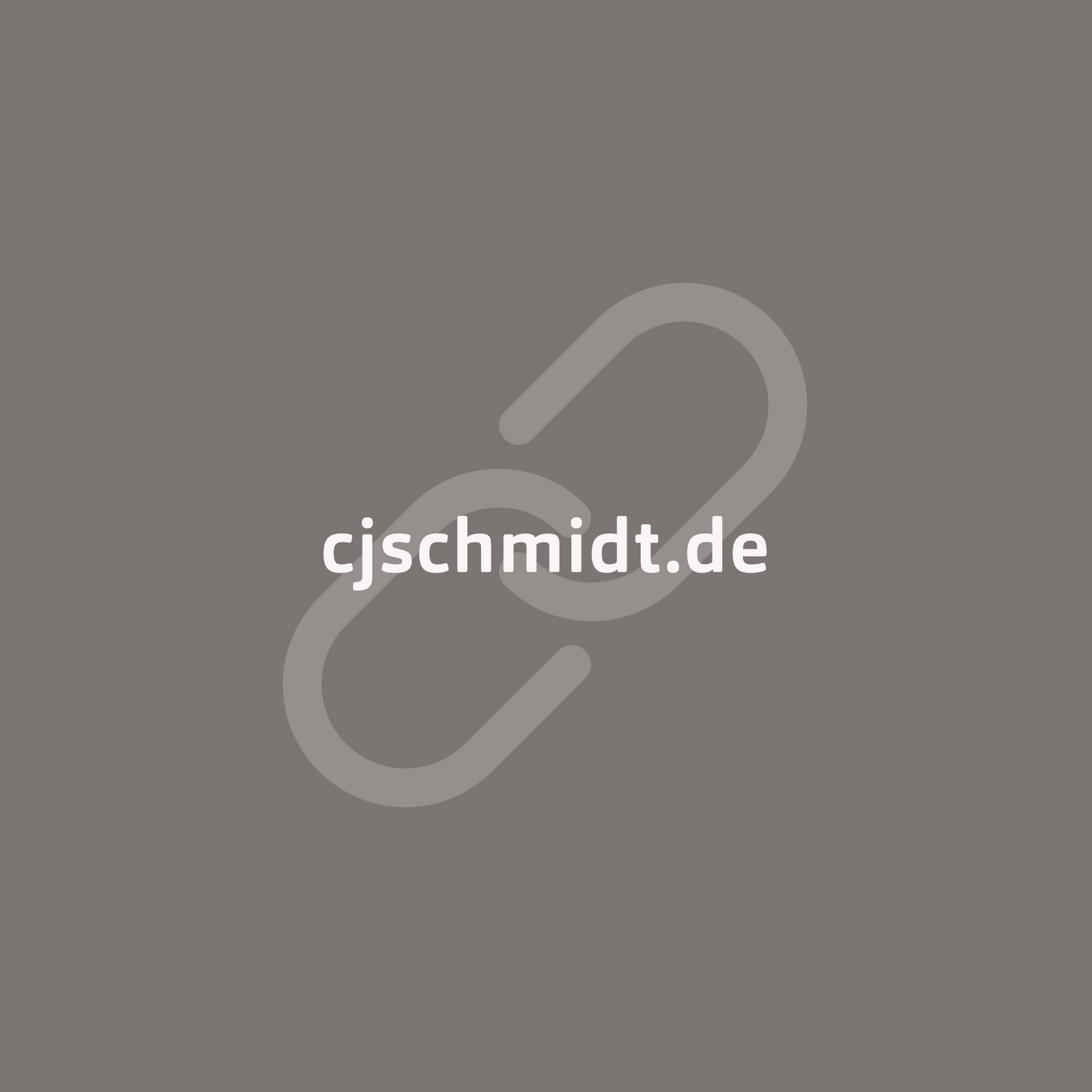 Weiße Schrift cjschmidt.de vor grauem Hintergrund und Kettensymbol