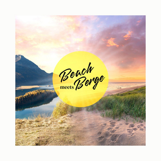 Quadratisches Bild von einem Strand mit Bergen