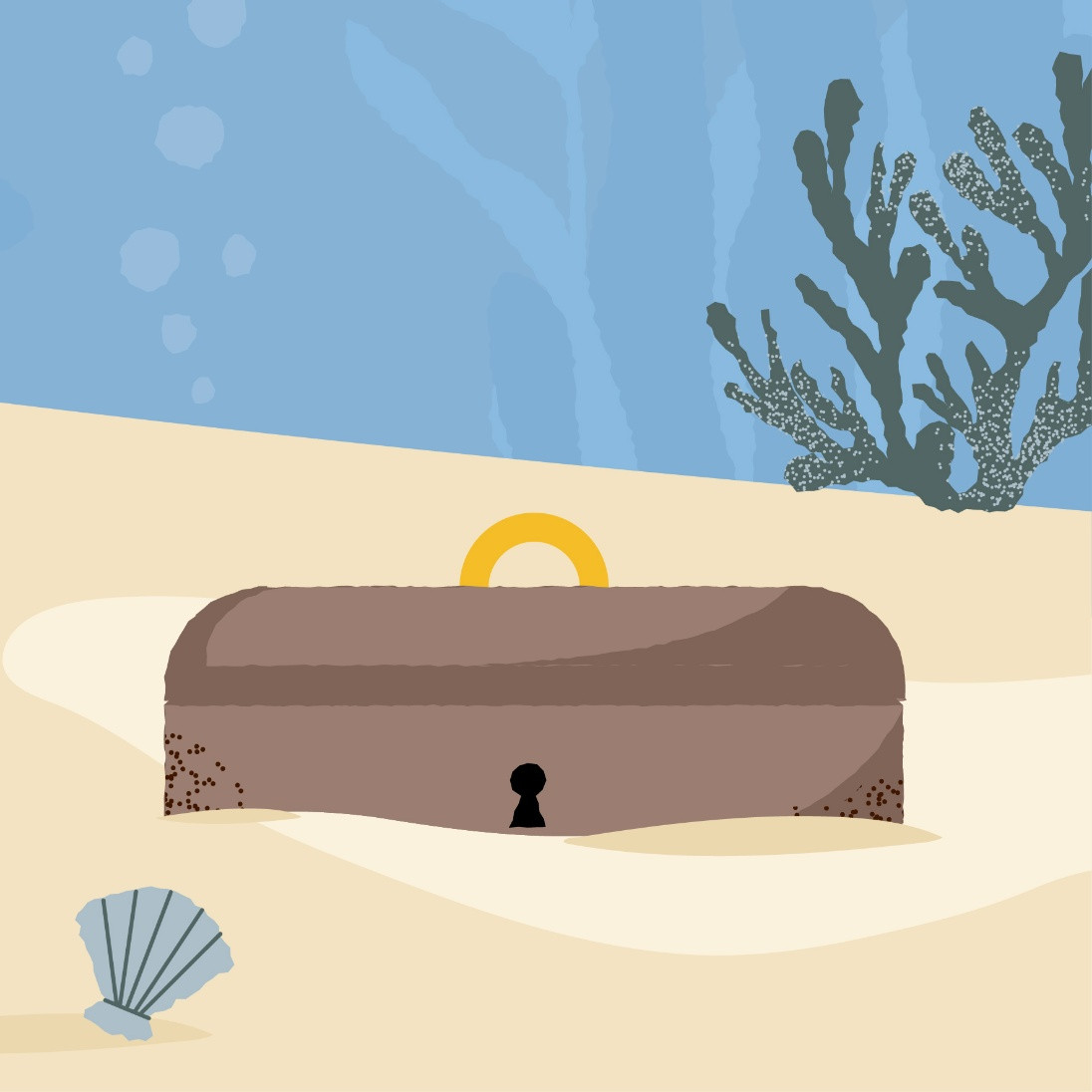 Eine Schatztruhe unter Wasser halb im Sand versunken. Davor eine Muschel, dahinter Seetang.