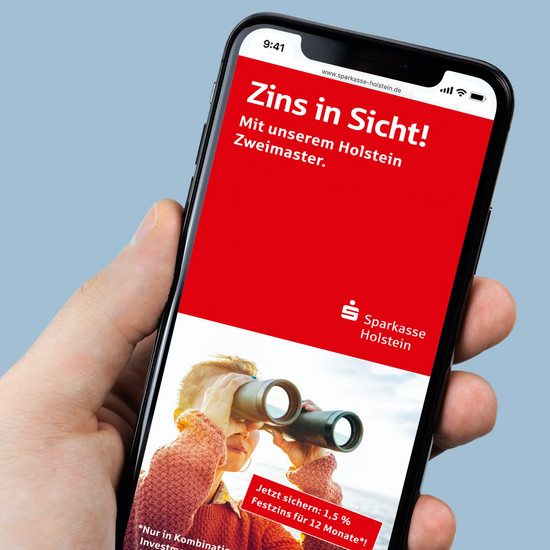 Nahaufnahme der Smartphone Ansicht von der Sparkasse Holstein