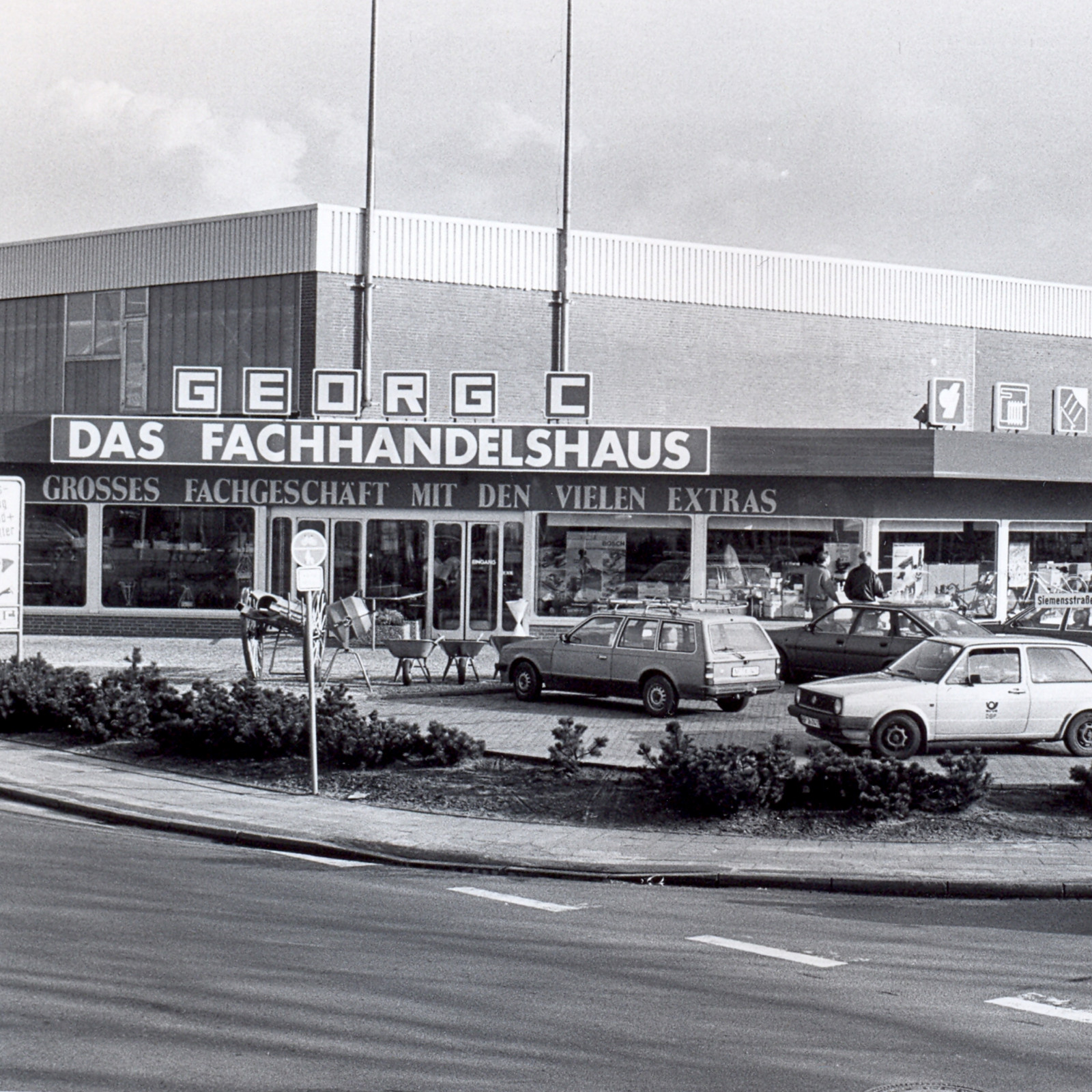 hochzwei_georgc_teaser_07.jpg Alte Fotografie des Georg C Fachhandels