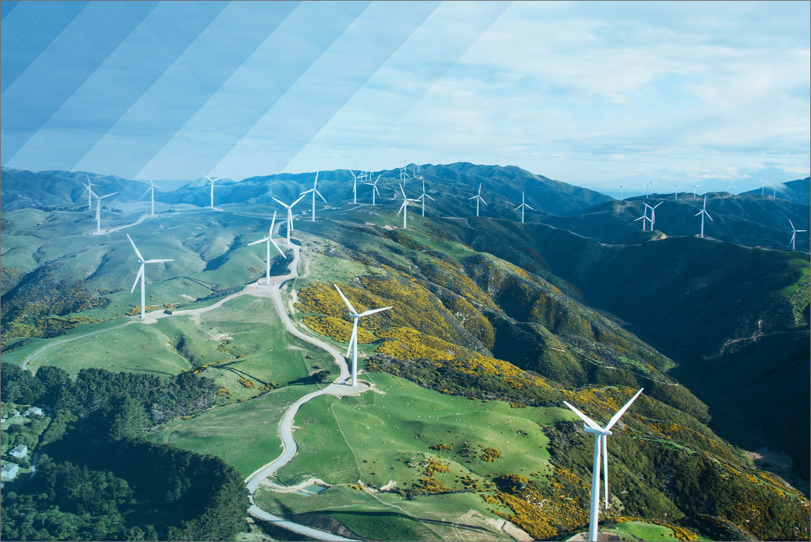 hochzwei_pne_teaser_gross_01.jpg Bergige Landschaft mit Windmühlen