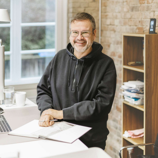 Oh, là, làf – 15 Jahre! Olaf Lensch posiert vor der Kamera