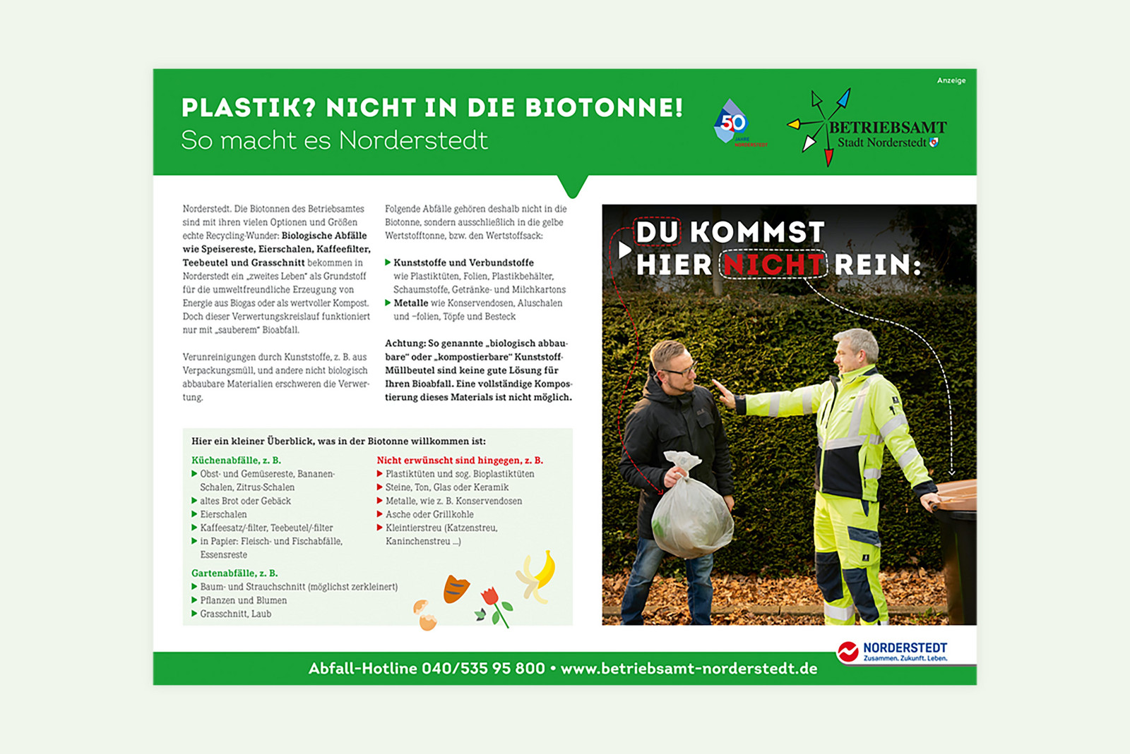 Müllmann und Mann stehen vor einer Biotonne