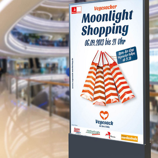 Begeisterte Bremer Werbebanner im Shoppingcenter