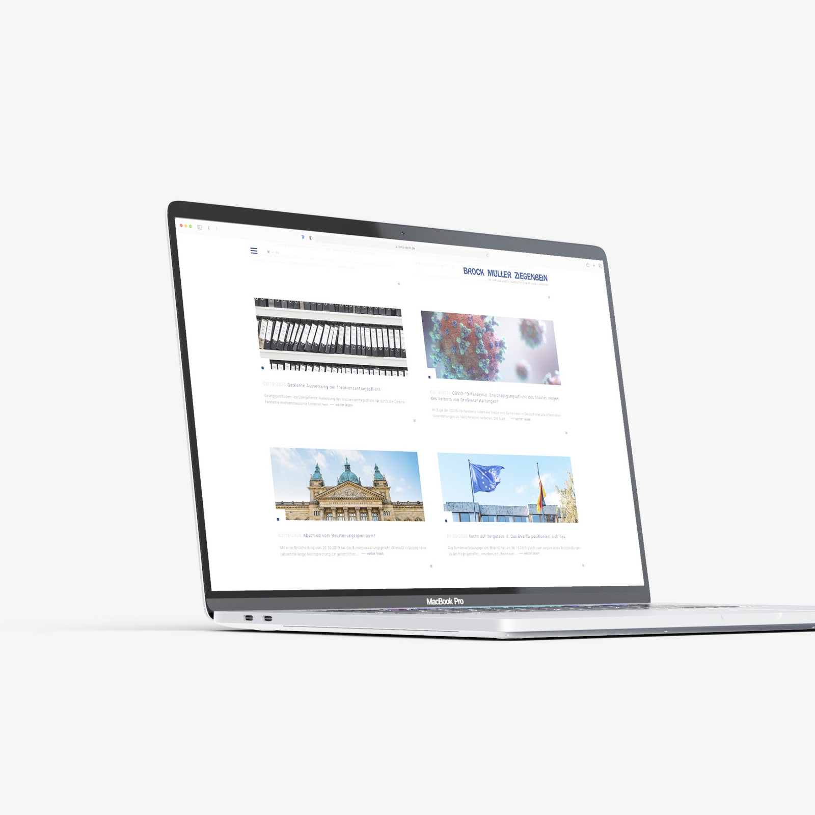 Laptop zeigt Website von bmz-recht.de