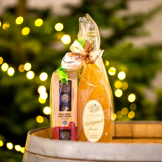 Apfel, Punsch und … Weihnachtsgeschenke mit Tannenbaum