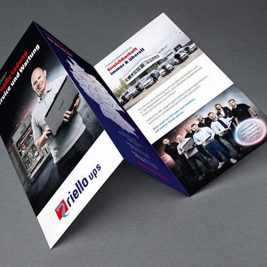 Ein gefalteter Riello Flyer