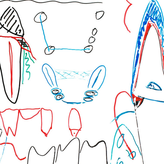 Bitte lächeln! Gekritzel von Zähnen, Gebiss o.ä. in rot, blau und schwarz