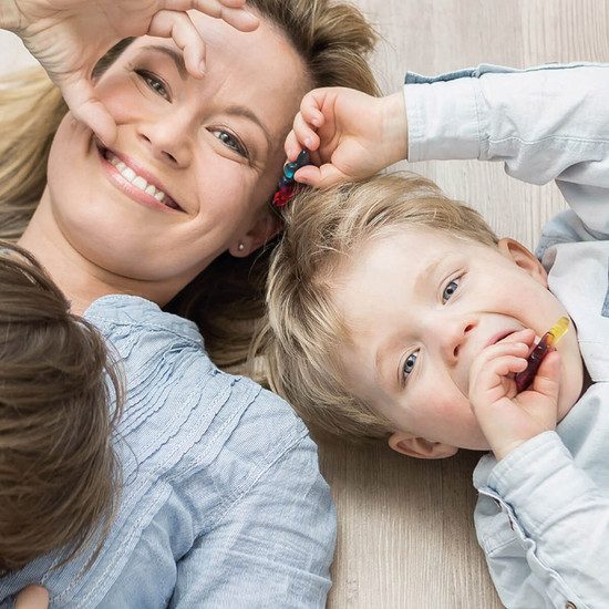 Bestens sichtbar Familienporträt von Mutter und Kind