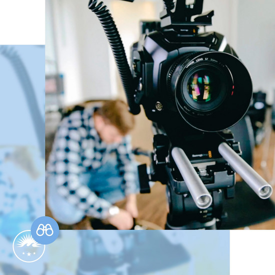 Werbepotenzial mit YouTube Advertising ausschöpfen Eine Kamera in Nahaufnahme