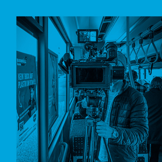 Bilder und Filme für eine neue Website? Kameramann bei der Arbeit