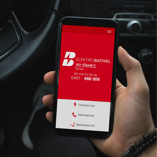 Elektrisierend Schwarzes Smartphone mit roten Screen