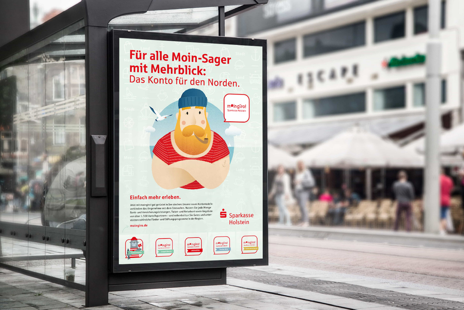 hochzwei_spho_teaser_gross_02.jpg Werbung der Sparkasse Holstein an einer Bushaltestelle