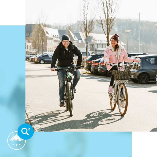 Arbeitsweg Zwei Hochzwei Mitarbeiter fahren Fahrrad