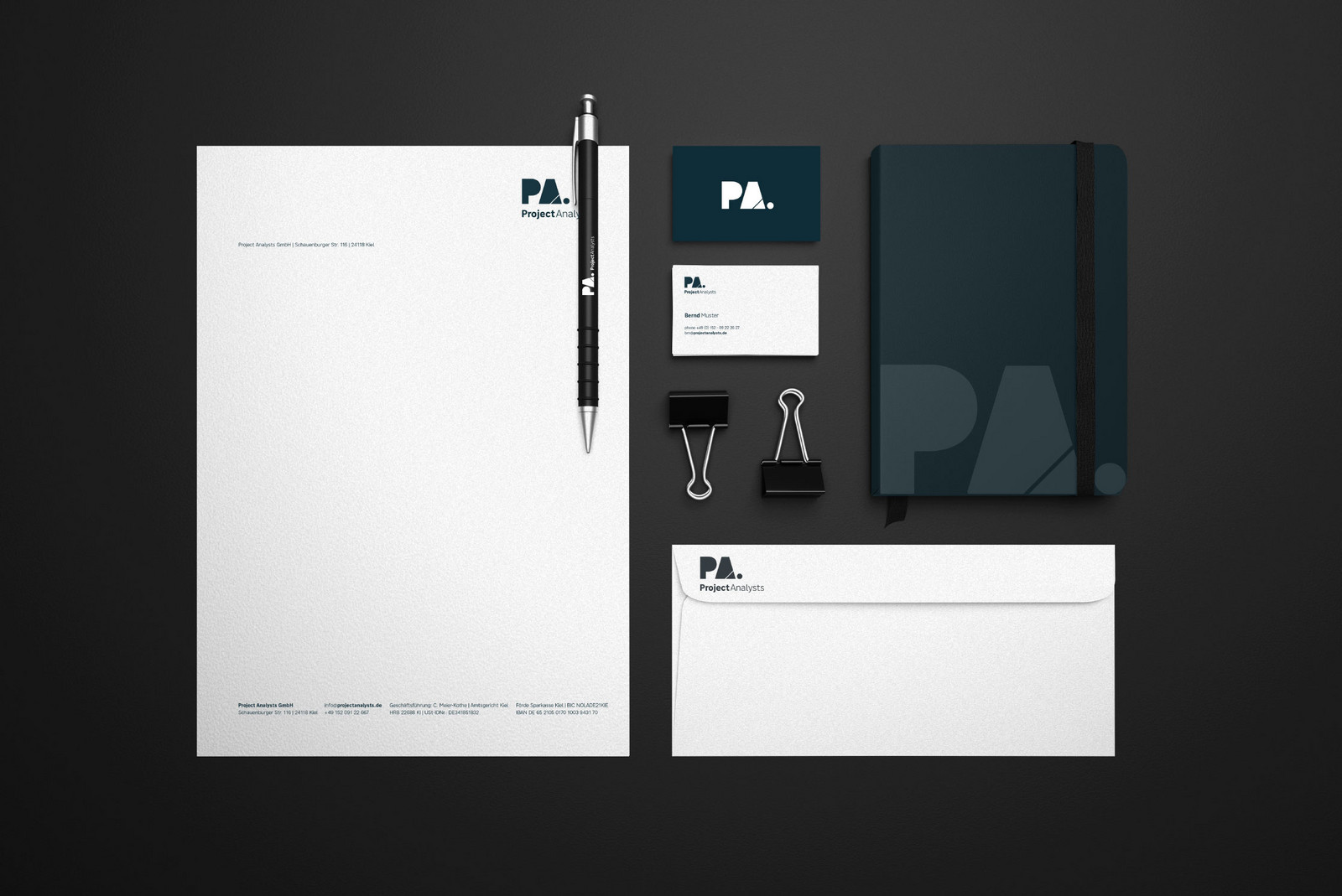projectanalysts-05.jpg Weißes Büromaterial von Projectanalysts