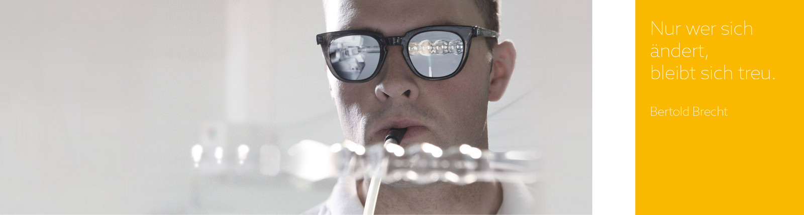 Mann mit schwarzer Sonnenbrille