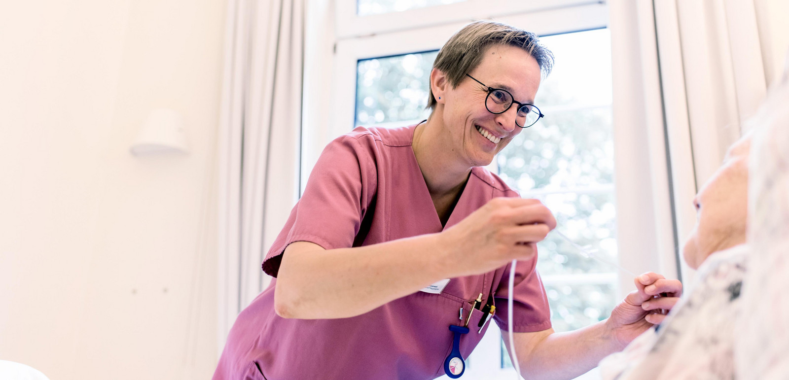 h2_fek_bild_04.jpg Eine Pflegekraft des FEK in Aktion