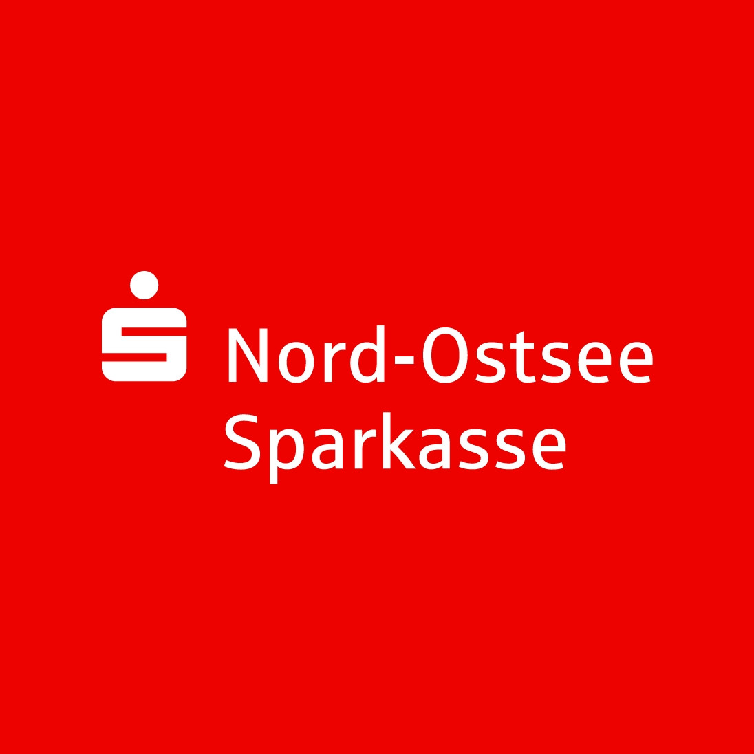 Logo Nord-Ostsee Sparkasse auf rotem Hintergrund