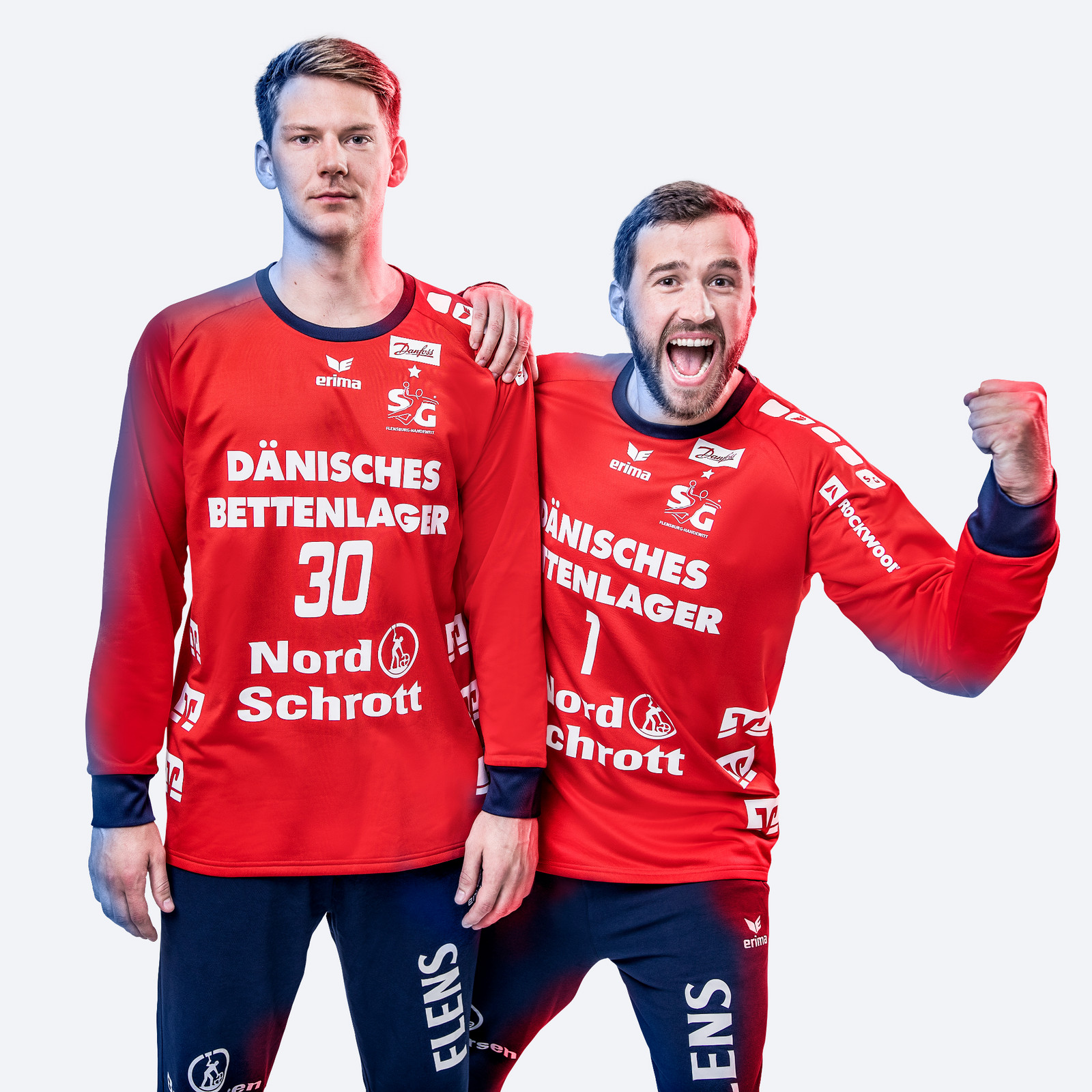 hochzwei_sg_teaser_07.jpg Zwei SG Spieler jubeln in die Kamera