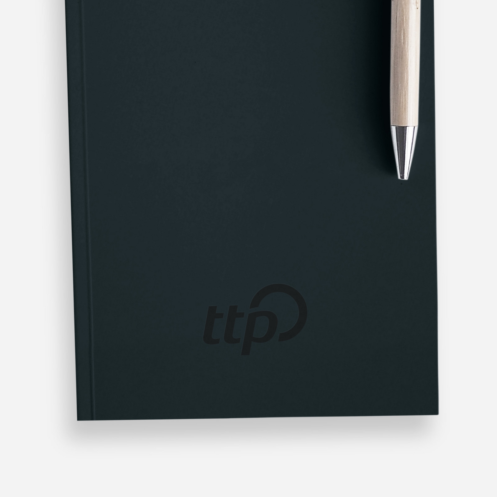 hochzwei_ttp_teaser_02.jpg Schwarzes Notizbuch mit Kugelschreiber