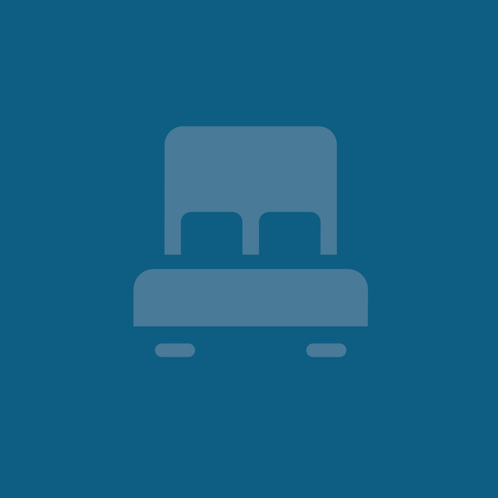 hochzwei_wald_teaser_01.jpg Bett mit blauem Hintergrund