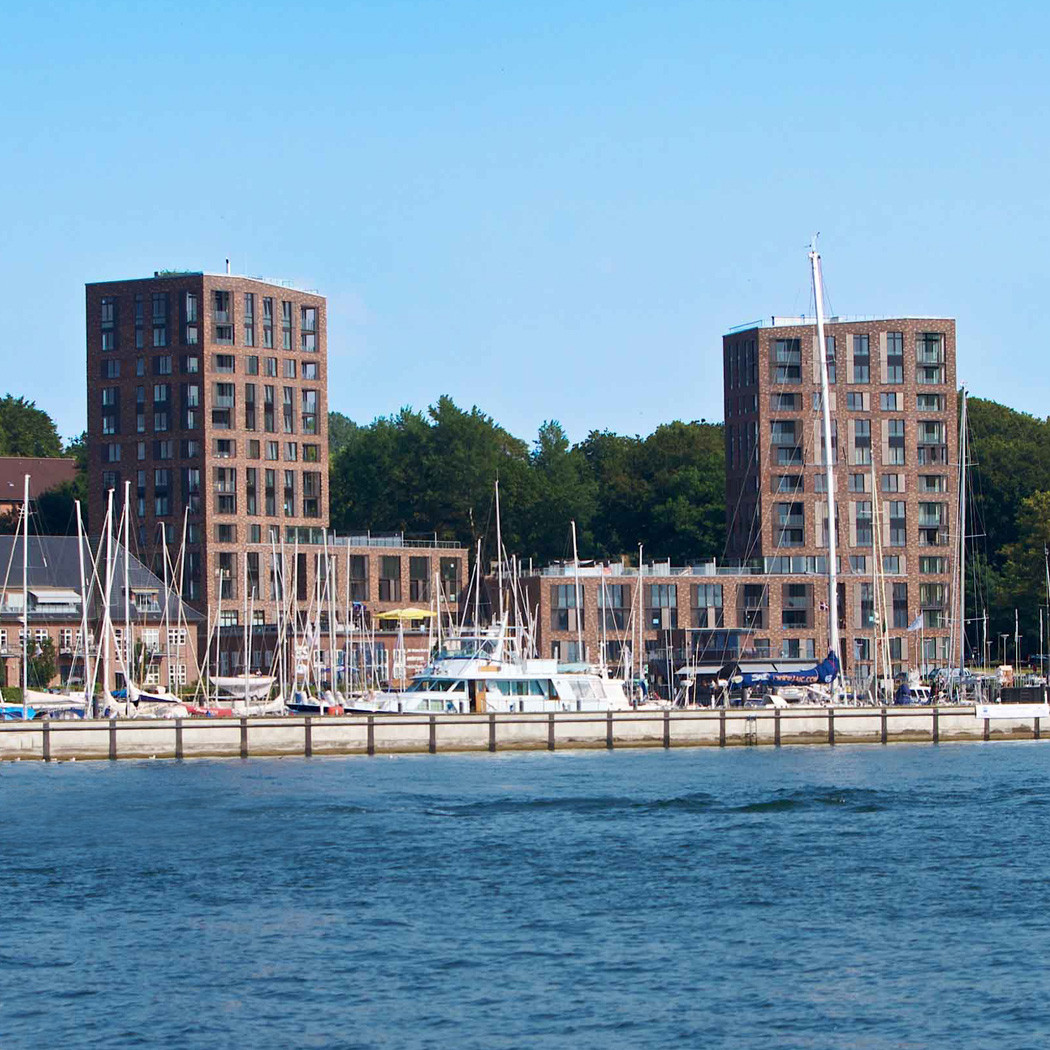 hochzwei_hubi_teaser_05.jpg Blick auf den Sonwiker Hafen