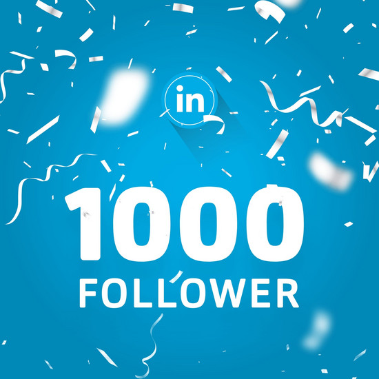 Meilenstein² Weißes Konfetti auf blauen Hintergrund